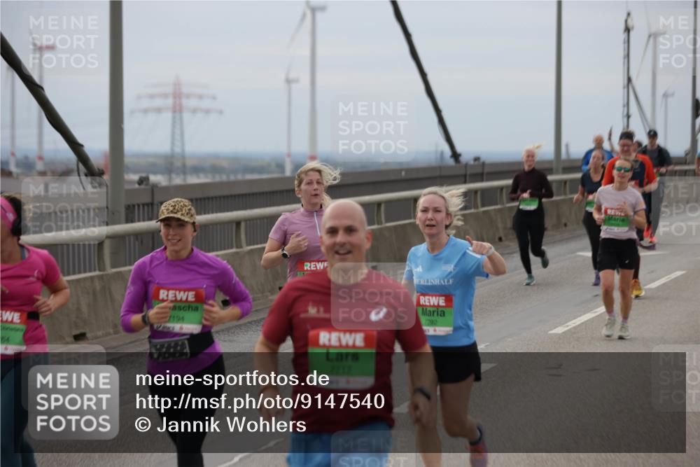 03.10.2025 - Köhlbrandbrückenlauf Jannik Wohlers http://msf.ph/oto/9147540 03.10.2025 15:51:03 Position 1 64, 7194, 7717, 7792 meine-sportfotos.de