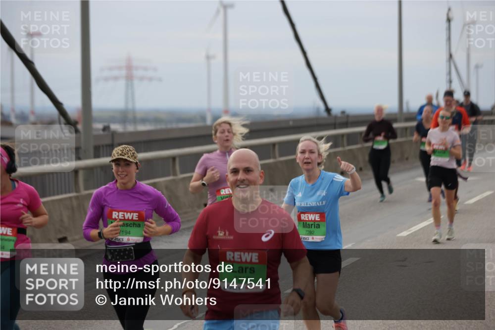03.10.2025 - Köhlbrandbrückenlauf Jannik Wohlers http://msf.ph/oto/9147541 03.10.2025 15:51:03 Position 1 7792, 54, 194, 7717 meine-sportfotos.de