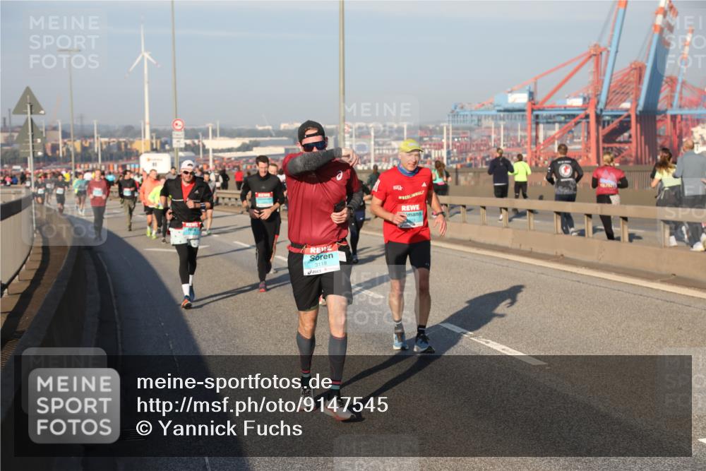 03.10.2025 - Köhlbrandbrückenlauf Yannick Fuchs http://msf.ph/oto/9147545 03.10.2025 08:38:37 Position 2 3118 meine-sportfotos.de