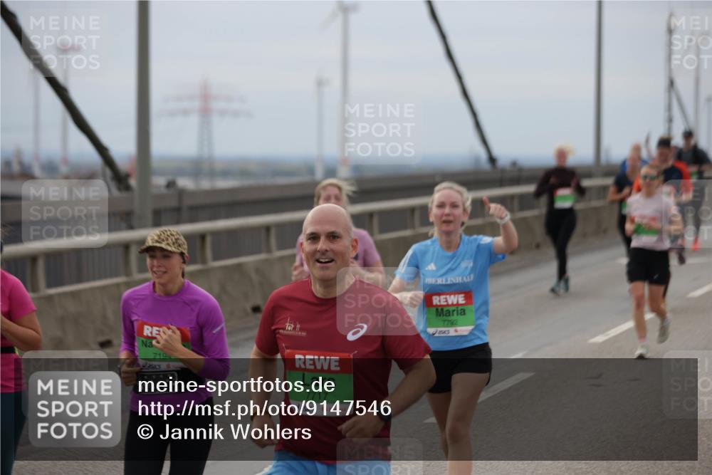 03.10.2025 - Köhlbrandbrückenlauf Jannik Wohlers http://msf.ph/oto/9147546 03.10.2025 15:51:03 Position 1 7194, 7717, 7792 meine-sportfotos.de
