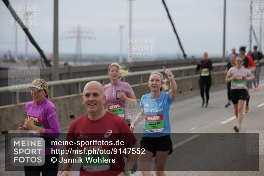 03.10.2025 - Köhlbrandbrückenlauf Jannik Wohlers http://msf.ph/oto/9147552 03.10.2025 15:51:04 Position 1 7717, 7792 meine-sportfotos.de