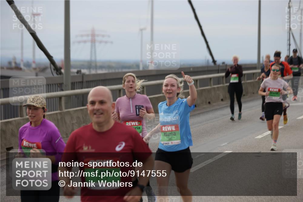 03.10.2025 - Köhlbrandbrückenlauf Jannik Wohlers http://msf.ph/oto/9147555 03.10.2025 15:51:04 Position 1 7717, 7792 meine-sportfotos.de
