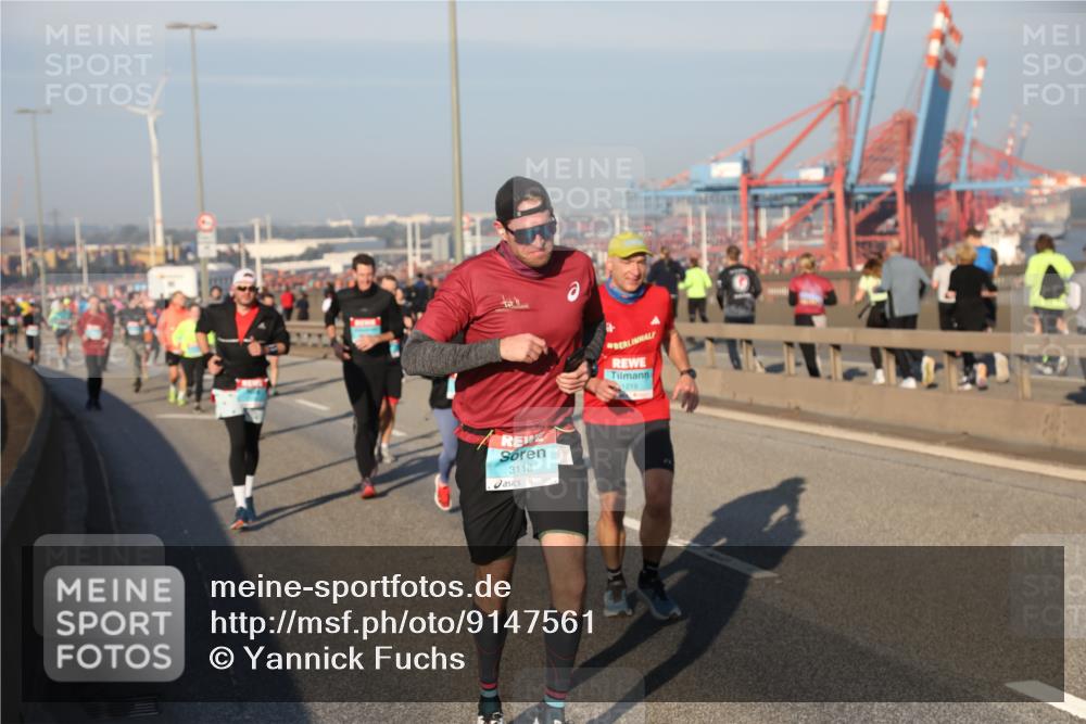 03.10.2025 - Köhlbrandbrückenlauf Yannick Fuchs http://msf.ph/oto/9147561 03.10.2025 08:38:38 Position 2 3118, 1219 meine-sportfotos.de
