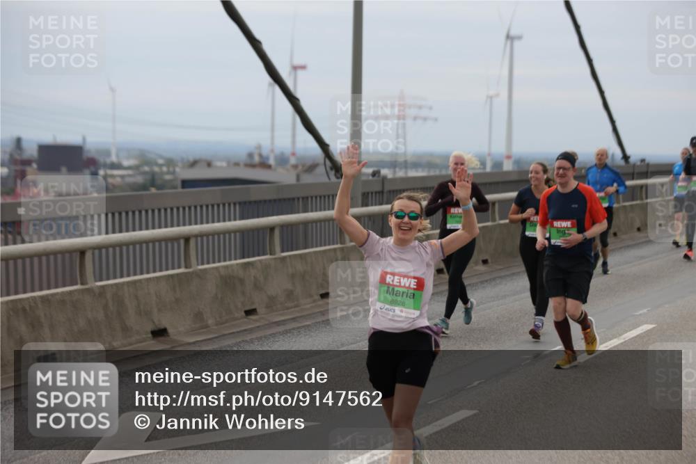 03.10.2025 - Köhlbrandbrückenlauf Jannik Wohlers http://msf.ph/oto/9147562 03.10.2025 15:51:07 Position 1 8928 meine-sportfotos.de