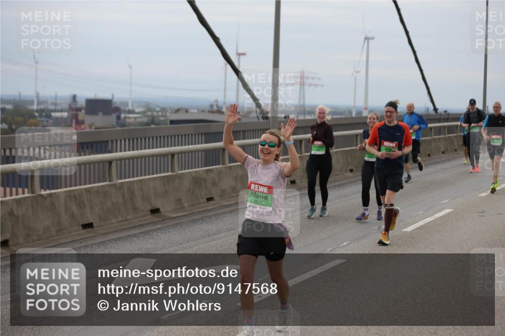 03.10.2025 - Köhlbrandbrückenlauf Jannik Wohlers http://msf.ph/oto/9147568 03.10.2025 15:51:07 Position 1 8928 meine-sportfotos.de