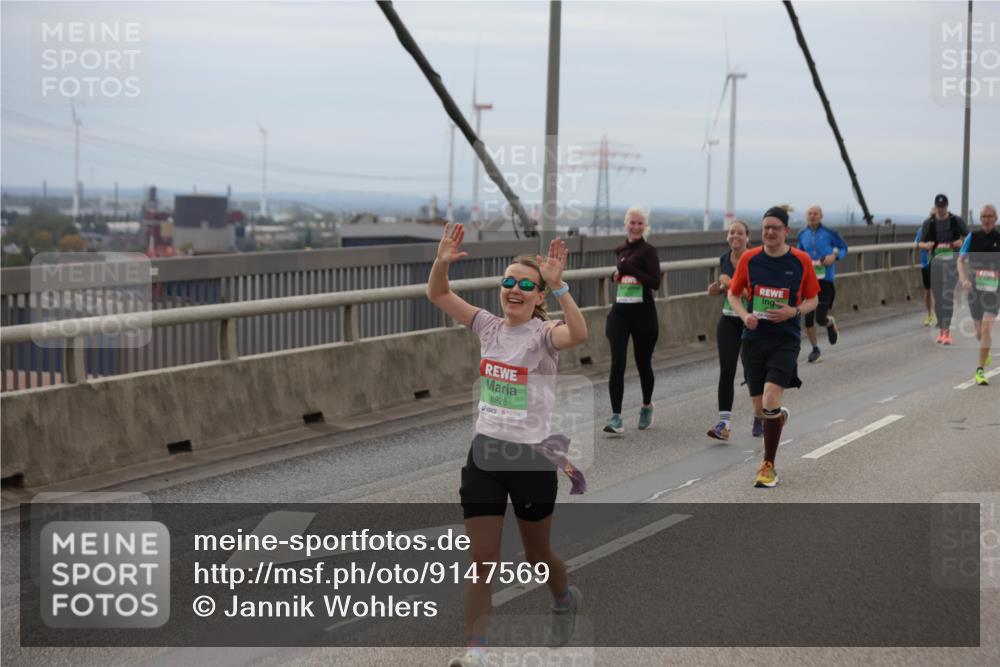 03.10.2025 - Köhlbrandbrückenlauf Jannik Wohlers http://msf.ph/oto/9147569 03.10.2025 15:51:07 Position 1 8928 meine-sportfotos.de