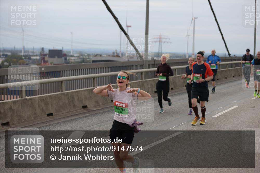 03.10.2025 - Köhlbrandbrückenlauf Jannik Wohlers http://msf.ph/oto/9147574 03.10.2025 15:51:07 Position 1 8928 meine-sportfotos.de