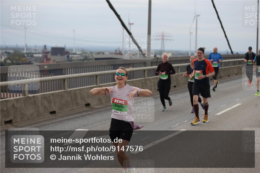 03.10.2025 - Köhlbrandbrückenlauf Jannik Wohlers http://msf.ph/oto/9147576 03.10.2025 15:51:07 Position 1 8928 meine-sportfotos.de