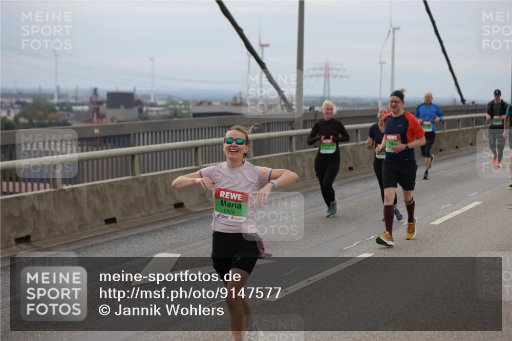 03.10.2025 - Köhlbrandbrückenlauf Jannik Wohlers http://msf.ph/oto/9147577 03.10.2025 15:51:08 Position 1 8928 meine-sportfotos.de