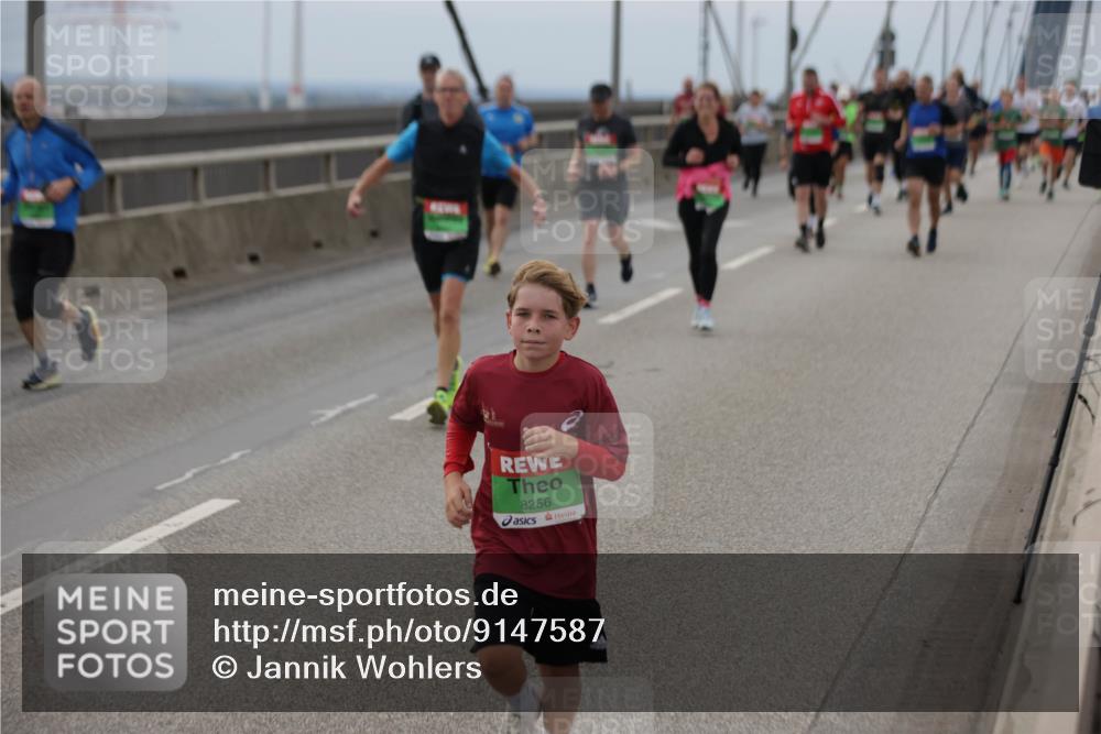 03.10.2025 - Köhlbrandbrückenlauf Jannik Wohlers http://msf.ph/oto/9147587 03.10.2025 15:51:09 Position 1 8256 meine-sportfotos.de