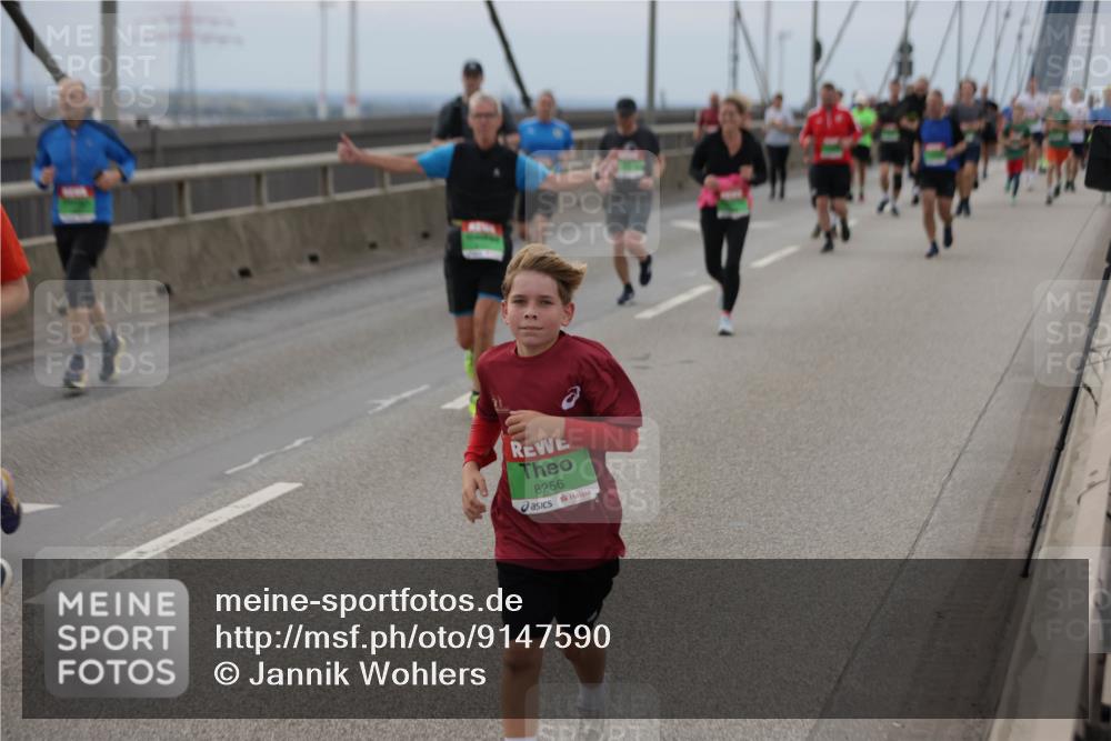 03.10.2025 - Köhlbrandbrückenlauf Jannik Wohlers http://msf.ph/oto/9147590 03.10.2025 15:51:10 Position 1 8256 meine-sportfotos.de