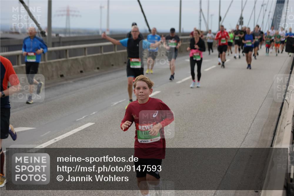 03.10.2025 - Köhlbrandbrückenlauf Jannik Wohlers http://msf.ph/oto/9147593 03.10.2025 15:51:10 Position 1 8256 meine-sportfotos.de