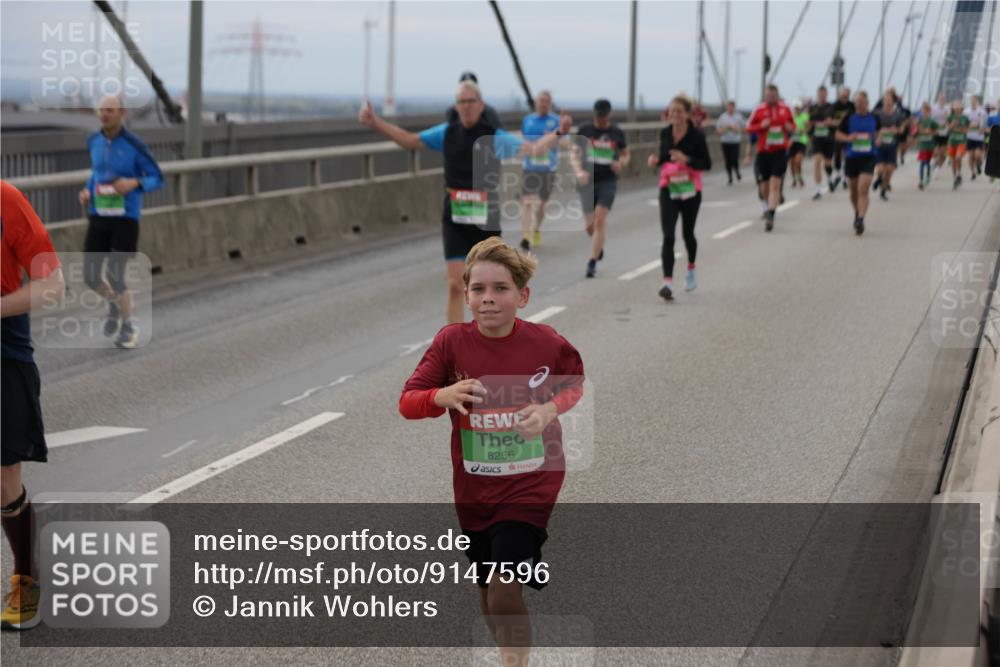 03.10.2025 - Köhlbrandbrückenlauf Jannik Wohlers http://msf.ph/oto/9147596 03.10.2025 15:51:10 Position 1 8256 meine-sportfotos.de