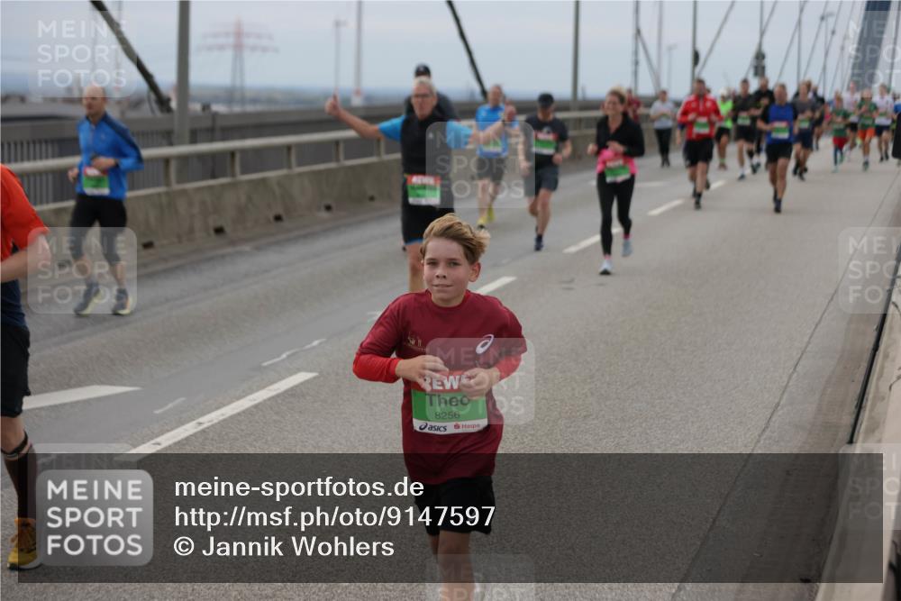 03.10.2025 - Köhlbrandbrückenlauf Jannik Wohlers http://msf.ph/oto/9147597 03.10.2025 15:51:10 Position 1 8256 meine-sportfotos.de