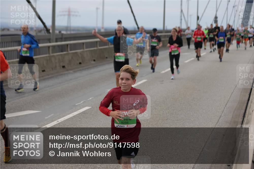 03.10.2025 - Köhlbrandbrückenlauf Jannik Wohlers http://msf.ph/oto/9147598 03.10.2025 15:51:10 Position 1 8256 meine-sportfotos.de