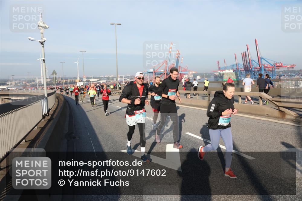 03.10.2025 - Köhlbrandbrückenlauf Yannick Fuchs http://msf.ph/oto/9147602 03.10.2025 08:38:42 Position 2 1284 meine-sportfotos.de