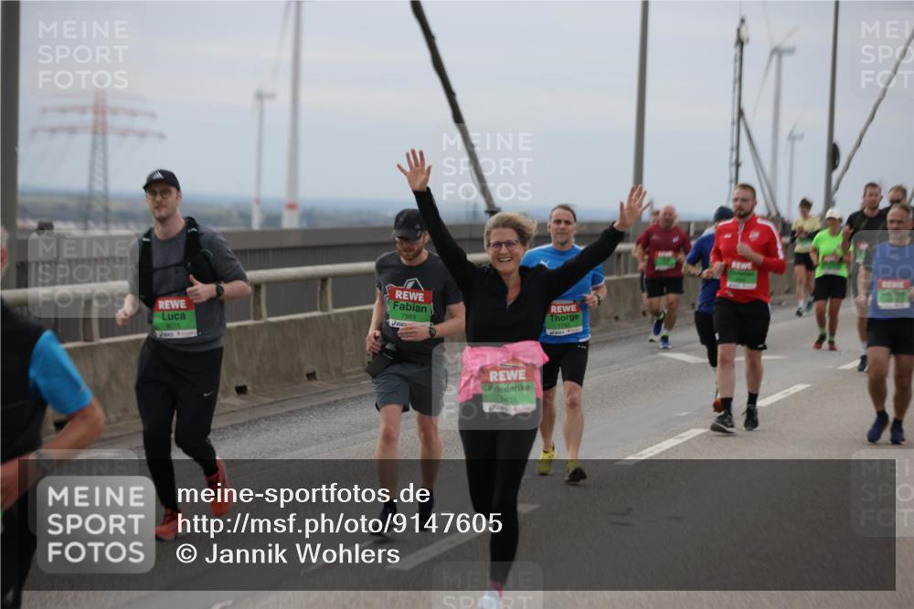 03.10.2025 - Köhlbrandbrückenlauf Jannik Wohlers http://msf.ph/oto/9147605 03.10.2025 15:51:11 Position 1 8015, 7989, 7635 meine-sportfotos.de
