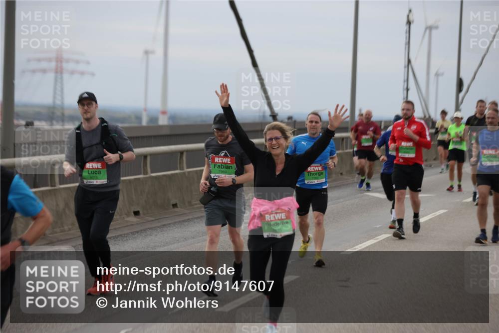 03.10.2025 - Köhlbrandbrückenlauf Jannik Wohlers http://msf.ph/oto/9147607 03.10.2025 15:51:11 Position 1 7782, 8015, 7989, 7635 meine-sportfotos.de