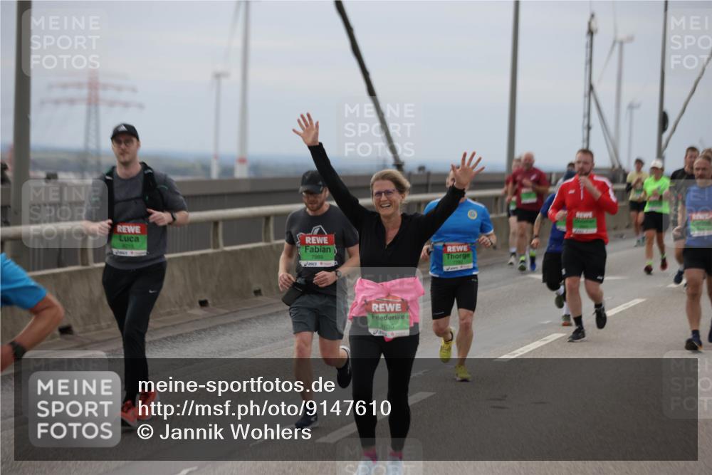 03.10.2025 - Köhlbrandbrückenlauf Jannik Wohlers http://msf.ph/oto/9147610 03.10.2025 15:51:12 Position 1 8015, 7989, 7635 meine-sportfotos.de