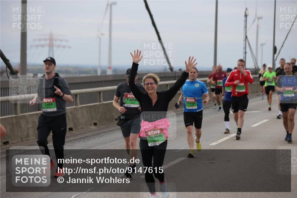 03.10.2025 - Köhlbrandbrückenlauf Jannik Wohlers http://msf.ph/oto/9147615 03.10.2025 15:51:12 Position 1 7989, 7635 meine-sportfotos.de
