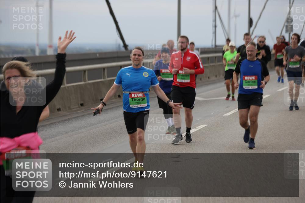 03.10.2025 - Köhlbrandbrückenlauf Jannik Wohlers http://msf.ph/oto/9147621 03.10.2025 15:51:13 Position 1 7782, 8909 meine-sportfotos.de