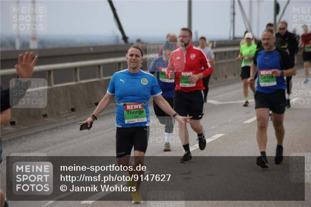 03.10.2025 - Köhlbrandbrückenlauf Jannik Wohlers http://msf.ph/oto/9147627 03.10.2025 15:51:13 Position 1 7782, 8905 meine-sportfotos.de