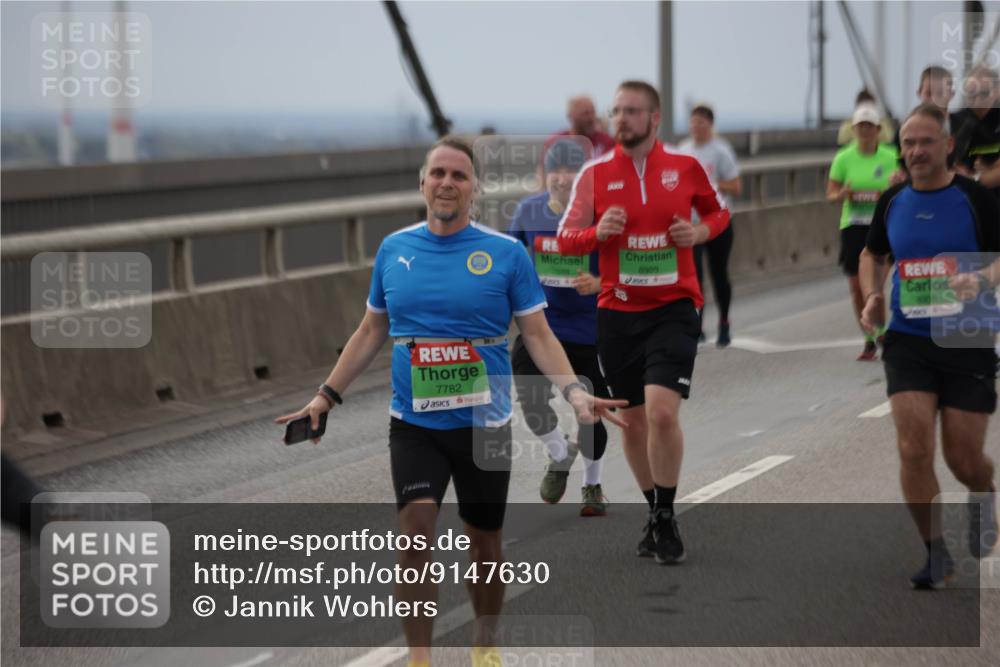 03.10.2025 - Köhlbrandbrückenlauf Jannik Wohlers http://msf.ph/oto/9147630 03.10.2025 15:51:13 Position 1 7782, 7888, 28, 8909, 808 meine-sportfotos.de