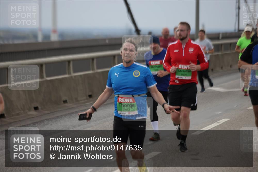 03.10.2025 - Köhlbrandbrückenlauf Jannik Wohlers http://msf.ph/oto/9147635 03.10.2025 15:51:13 Position 1 7782, 28, 8909 meine-sportfotos.de
