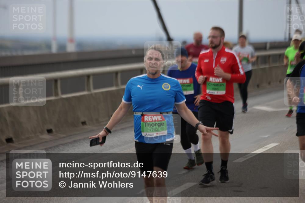 03.10.2025 - Köhlbrandbrückenlauf Jannik Wohlers http://msf.ph/oto/9147639 03.10.2025 15:51:14 Position 1 7782, 8909 meine-sportfotos.de