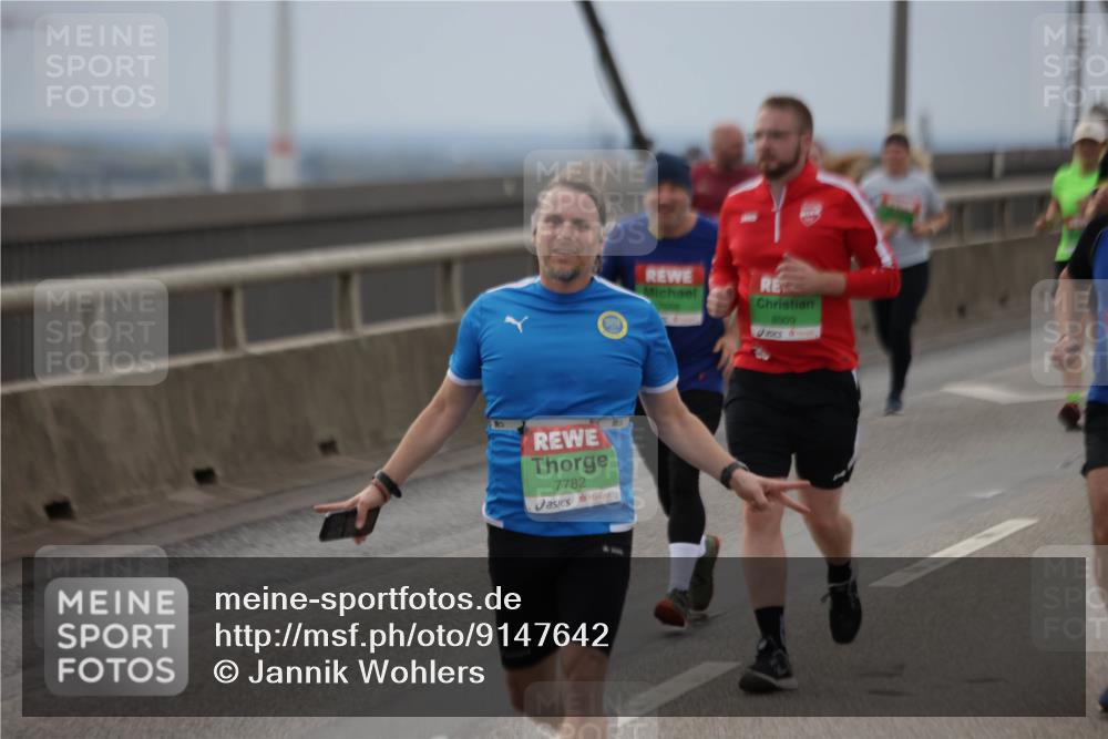03.10.2025 - Köhlbrandbrückenlauf Jannik Wohlers http://msf.ph/oto/9147642 03.10.2025 15:51:14 Position 1 7782, 8909 meine-sportfotos.de
