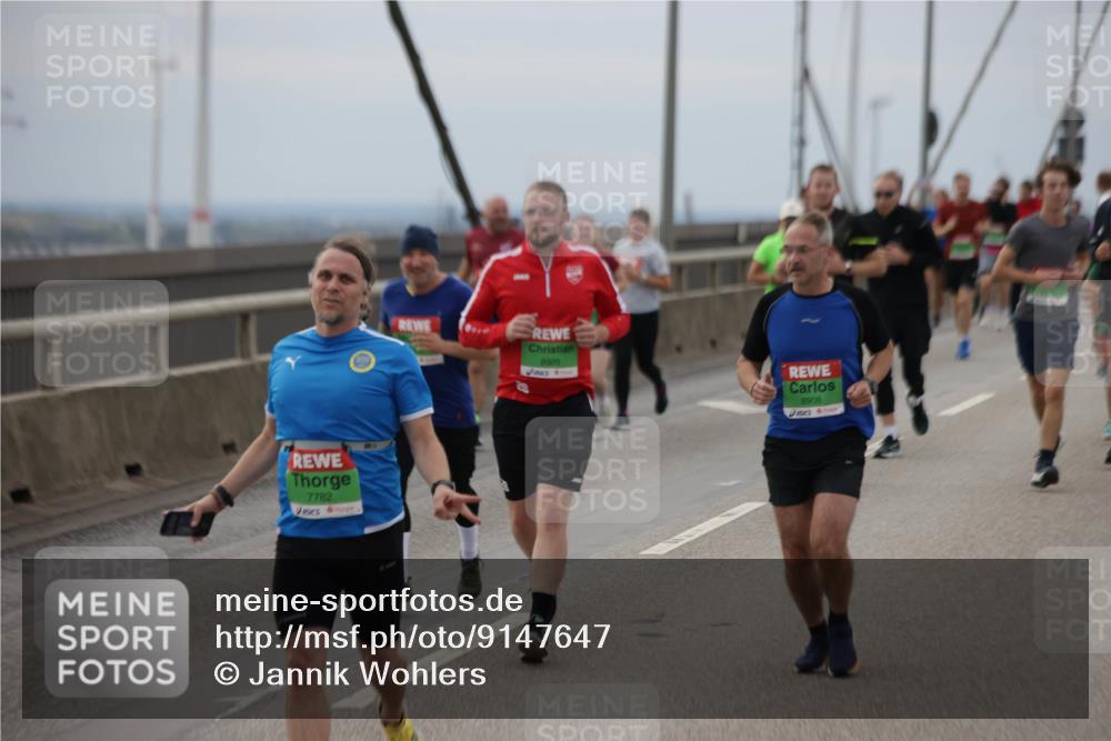 03.10.2025 - Köhlbrandbrückenlauf Jannik Wohlers http://msf.ph/oto/9147647 03.10.2025 15:51:14 Position 1 7782, 8909, 8908 meine-sportfotos.de