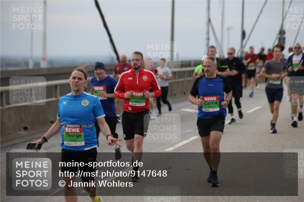 03.10.2025 - Köhlbrandbrückenlauf Jannik Wohlers http://msf.ph/oto/9147648 03.10.2025 15:51:14 Position 1 7782, 8909, 8908 meine-sportfotos.de