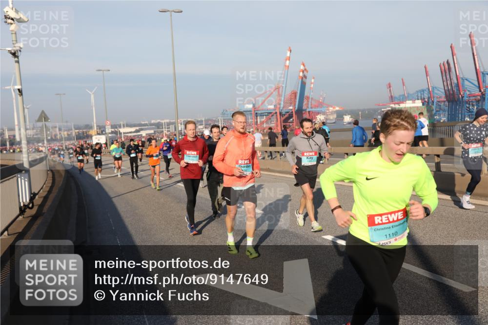 03.10.2025 - Köhlbrandbrückenlauf Yannick Fuchs http://msf.ph/oto/9147649 03.10.2025 08:38:47 Position 2 1110 meine-sportfotos.de