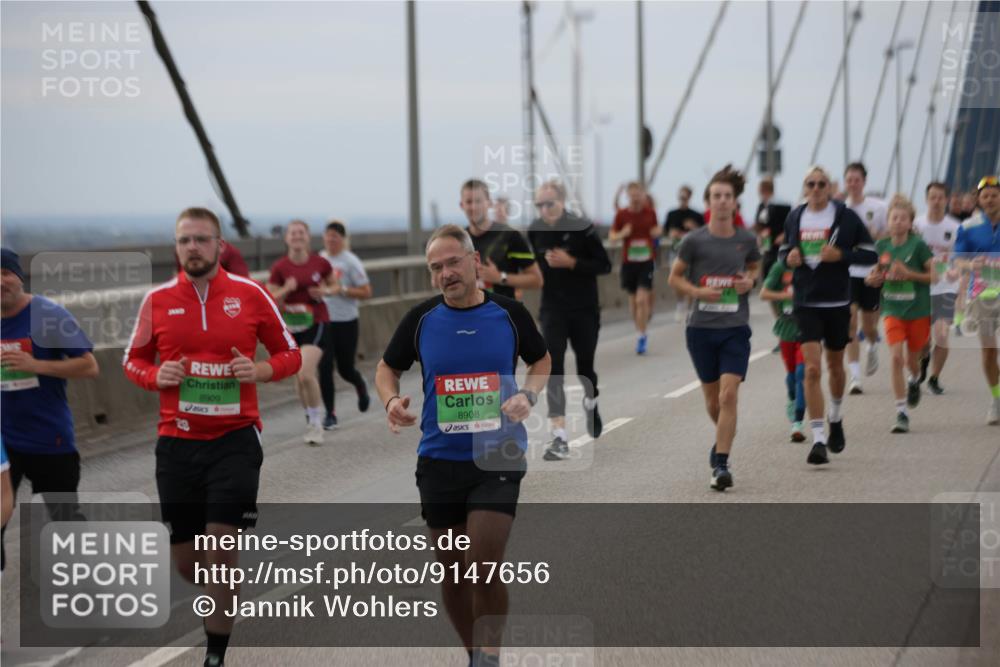 03.10.2025 - Köhlbrandbrückenlauf Jannik Wohlers http://msf.ph/oto/9147656 03.10.2025 15:51:15 Position 1 8909, 28, 8908 meine-sportfotos.de