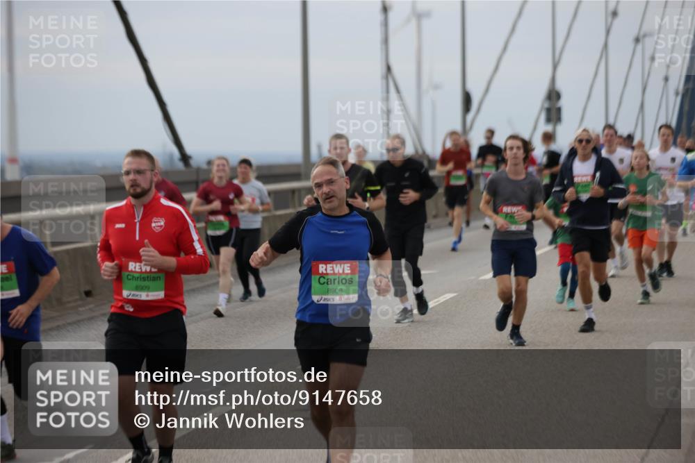 03.10.2025 - Köhlbrandbrückenlauf Jannik Wohlers http://msf.ph/oto/9147658 03.10.2025 15:51:15 Position 1 8909, 6, 8908 meine-sportfotos.de