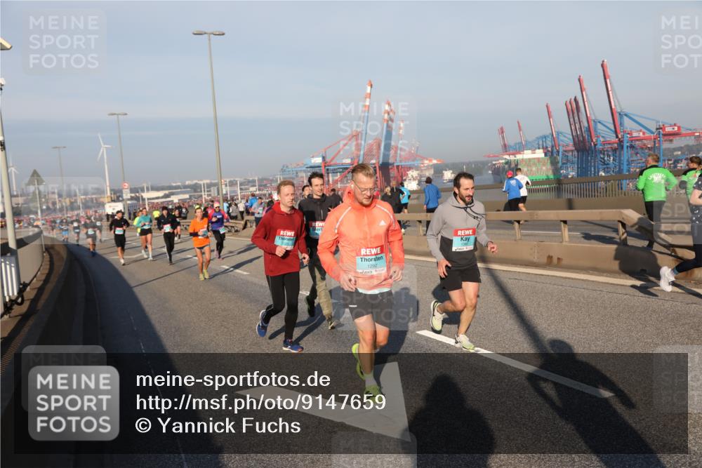 03.10.2025 - Köhlbrandbrückenlauf Yannick Fuchs http://msf.ph/oto/9147659 03.10.2025 08:38:48 Position 2 1292 meine-sportfotos.de