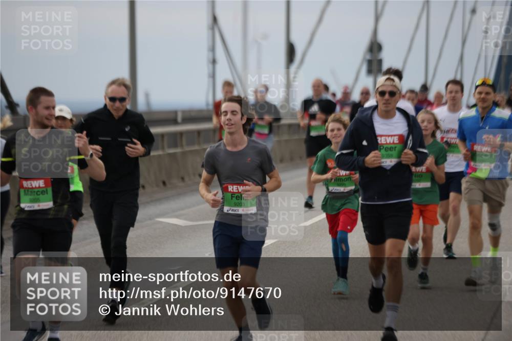 03.10.2025 - Köhlbrandbrückenlauf Jannik Wohlers http://msf.ph/oto/9147670 03.10.2025 15:51:17 Position 1 9205, 9203, 9293, 9359 meine-sportfotos.de