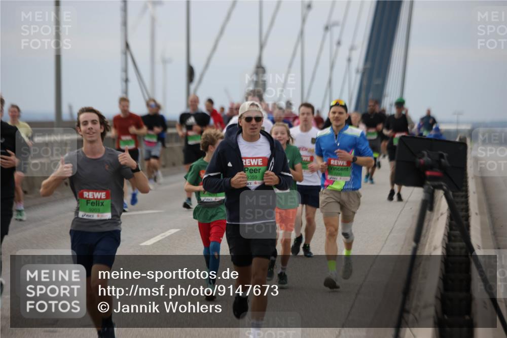 03.10.2025 - Köhlbrandbrückenlauf Jannik Wohlers http://msf.ph/oto/9147673 03.10.2025 15:51:17 Position 1 9203, 24, 9359, 7292 meine-sportfotos.de