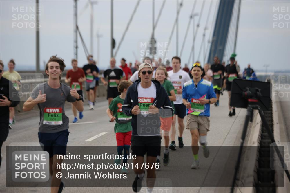 03.10.2025 - Köhlbrandbrückenlauf Jannik Wohlers http://msf.ph/oto/9147676 03.10.2025 15:51:18 Position 1 9203, 9359, 24, 7292 meine-sportfotos.de