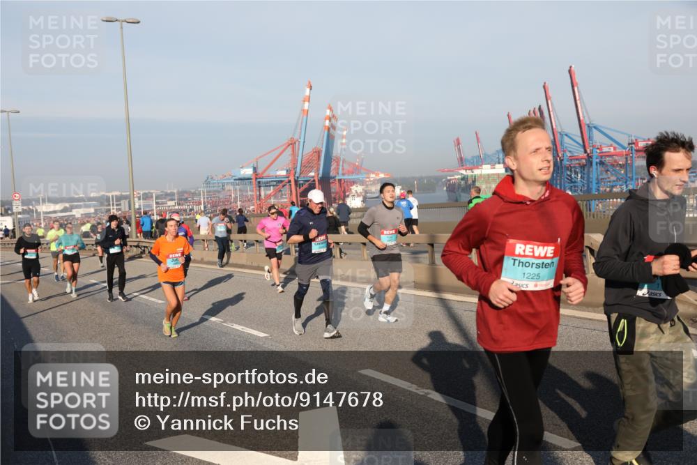 03.10.2025 - Köhlbrandbrückenlauf Yannick Fuchs http://msf.ph/oto/9147678 03.10.2025 08:38:49 Position 2 1225 meine-sportfotos.de
