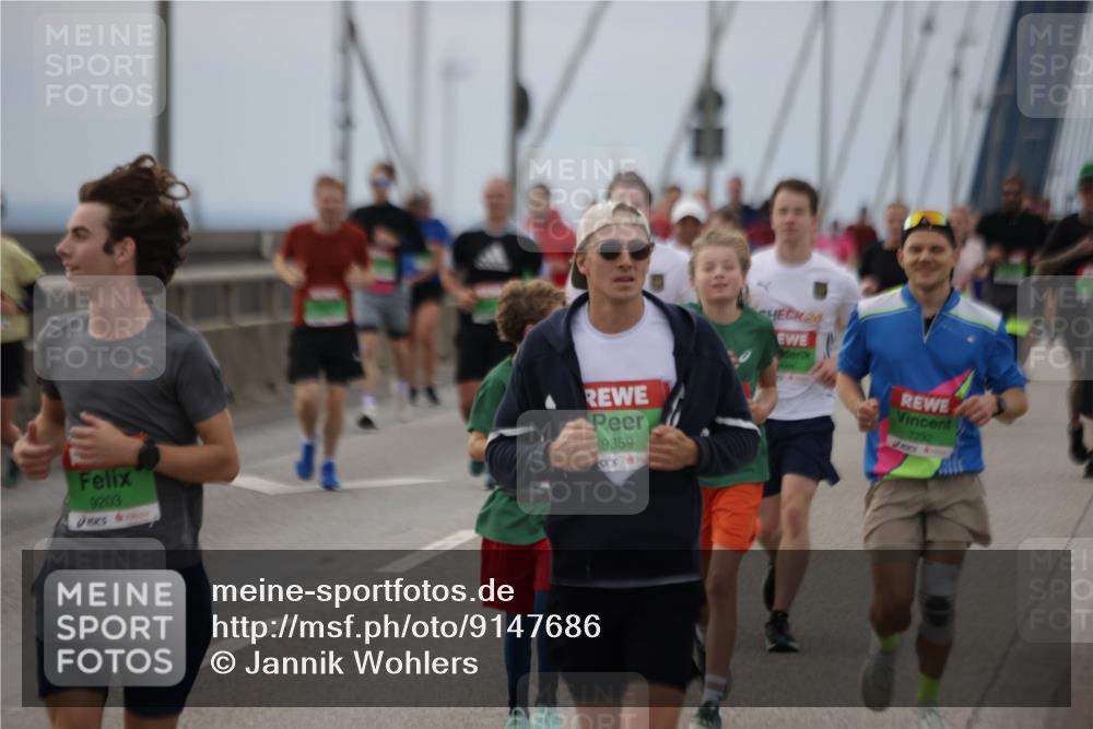 03.10.2025 - Köhlbrandbrückenlauf Jannik Wohlers http://msf.ph/oto/9147686 03.10.2025 15:51:18 Position 1 9359, 24, 7292, 9203 meine-sportfotos.de