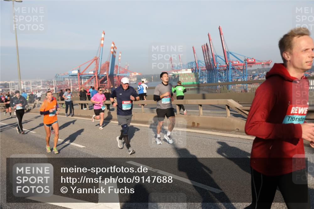 03.10.2025 - Köhlbrandbrückenlauf Yannick Fuchs http://msf.ph/oto/9147688 03.10.2025 08:38:50 Position 2  meine-sportfotos.de