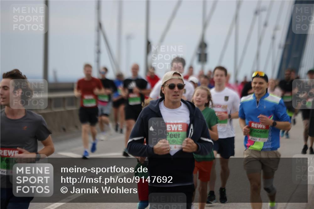 03.10.2025 - Köhlbrandbrückenlauf Jannik Wohlers http://msf.ph/oto/9147692 03.10.2025 15:51:18 Position 1 9203, 359, 7292 meine-sportfotos.de