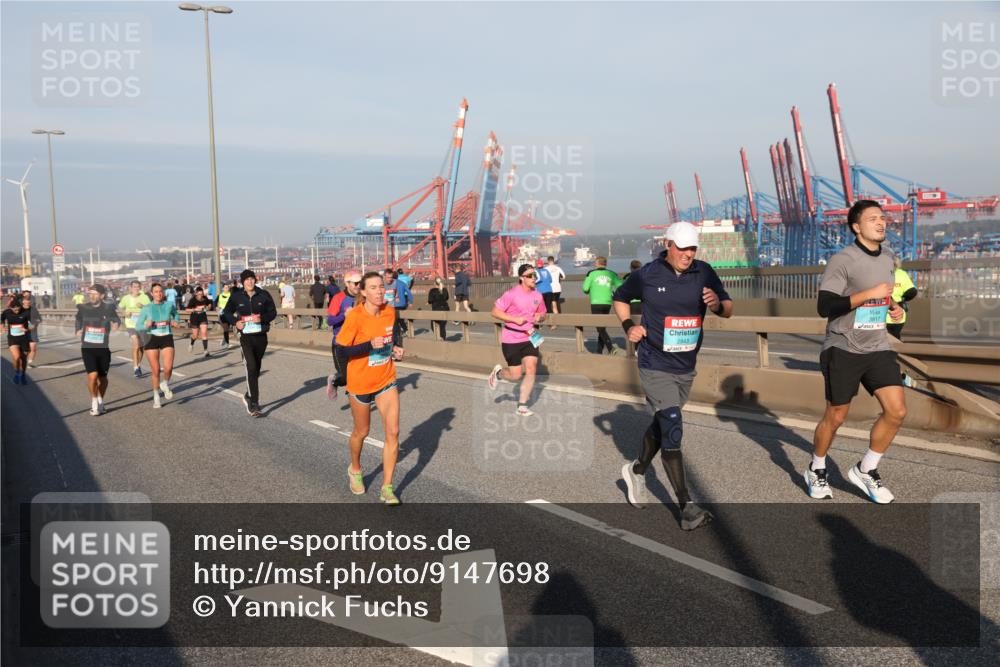 03.10.2025 - Köhlbrandbrückenlauf Yannick Fuchs http://msf.ph/oto/9147698 03.10.2025 08:38:51 Position 2 9, 3817, 2843 meine-sportfotos.de