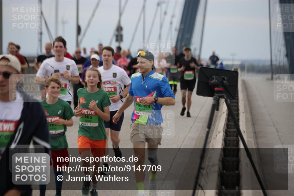 03.10.2025 - Köhlbrandbrückenlauf Jannik Wohlers http://msf.ph/oto/9147709 03.10.2025 15:51:20 Position 1 9293, 9292, 24, 7292 meine-sportfotos.de