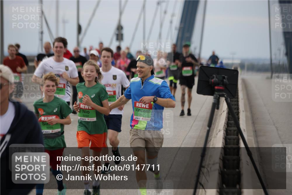 03.10.2025 - Köhlbrandbrückenlauf Jannik Wohlers http://msf.ph/oto/9147711 03.10.2025 15:51:20 Position 1 9293, 9292, 7292 meine-sportfotos.de