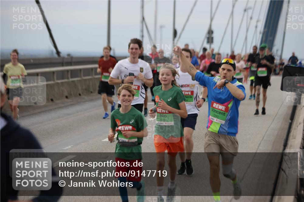 03.10.2025 - Köhlbrandbrückenlauf Jannik Wohlers http://msf.ph/oto/9147719 03.10.2025 15:51:21 Position 1 9292, 24, 66, 7292 meine-sportfotos.de