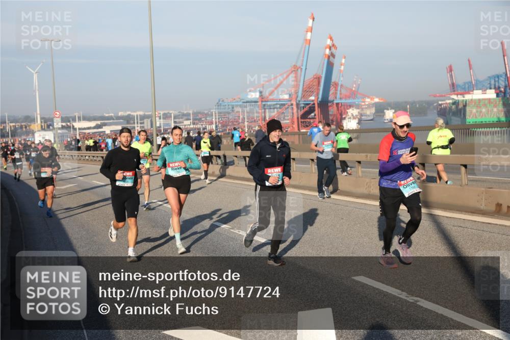 03.10.2025 - Köhlbrandbrückenlauf Yannick Fuchs http://msf.ph/oto/9147724 03.10.2025 08:38:53 Position 2 1106 meine-sportfotos.de
