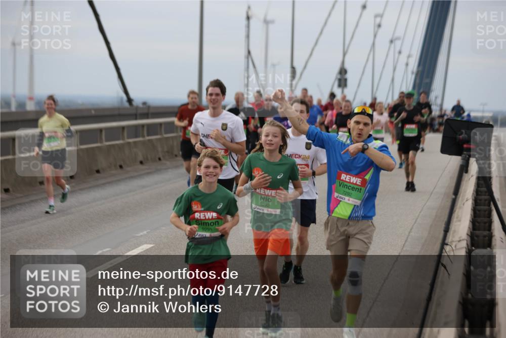 03.10.2025 - Köhlbrandbrückenlauf Jannik Wohlers http://msf.ph/oto/9147728 03.10.2025 15:51:21 Position 1 9293, 9292, 24, 7292 meine-sportfotos.de