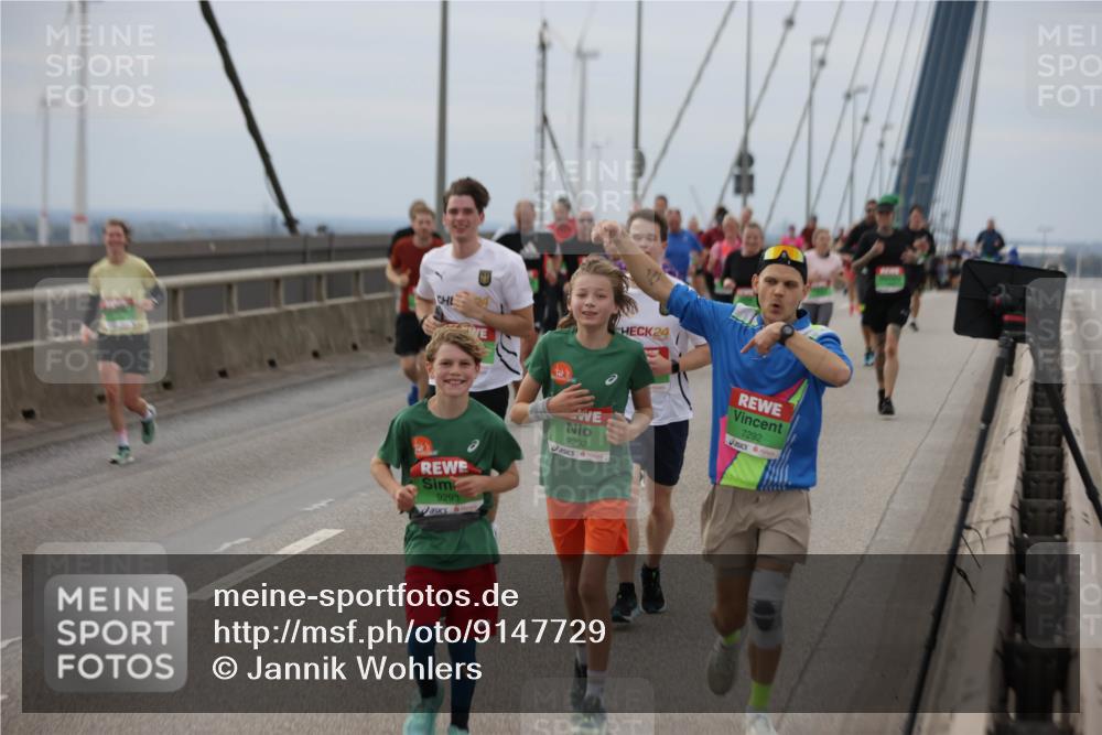 03.10.2025 - Köhlbrandbrückenlauf Jannik Wohlers http://msf.ph/oto/9147729 03.10.2025 15:51:21 Position 1 9292, 9293, 24, 7292 meine-sportfotos.de